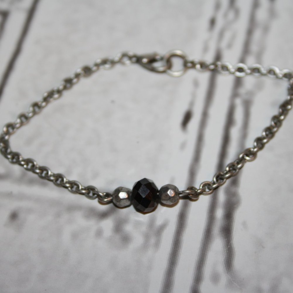 Beautiful silver chain bracelet with silver and black crystal beads 7.25"